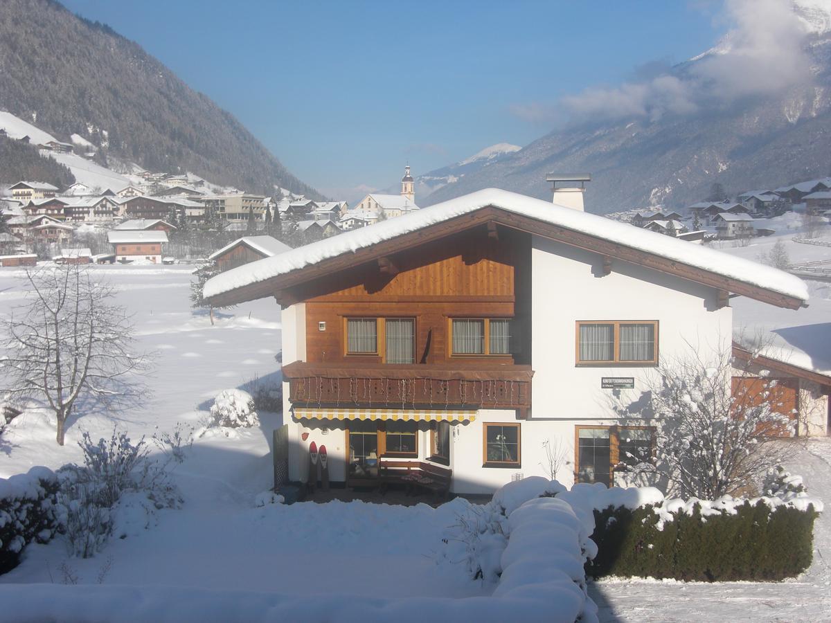 Ferienwohnung Haus Pfeifer Neustift im Stubaital Exterior foto